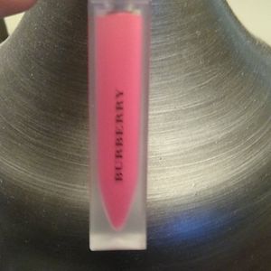 Burberry liquid lip velvet magenta no. 33